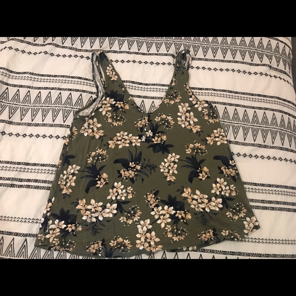 AMERICAN EAGLE OLIVE GREEN FLORAL TANK